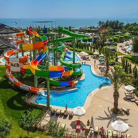 Rezort Limak Lara Deluxe & 5*