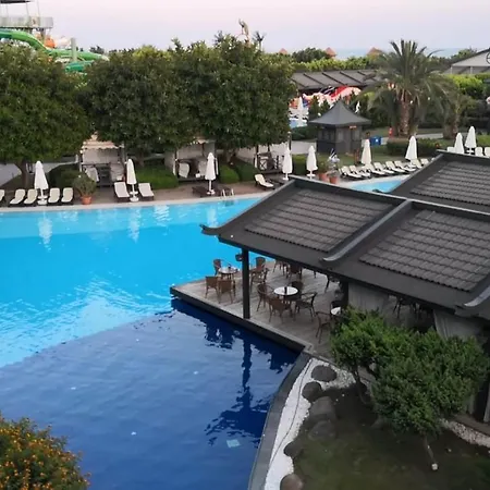 Rezort Limak Lara Deluxe & 5*
